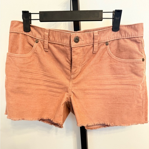 Carve Designs Coral Corduroy Shorts Size 10 - Picture 1 of 9